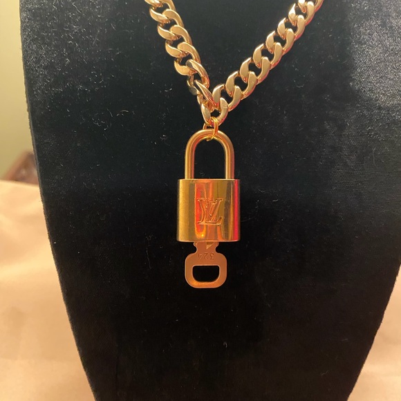 AUTHENTIC LOUIS VUITTON LOCK & KEY # 324 - Picture 1 of 9